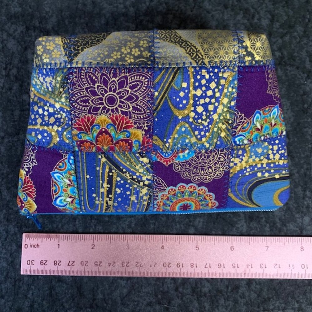 Handmade Quilted Cosmetic Bag - Picture 4 of 8